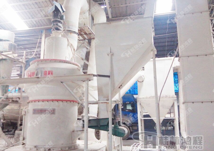 白云石雷蒙磨，白云石磨粉機(jī)，白云石破碎機(jī)，出粉細(xì)度達(dá)80-600目