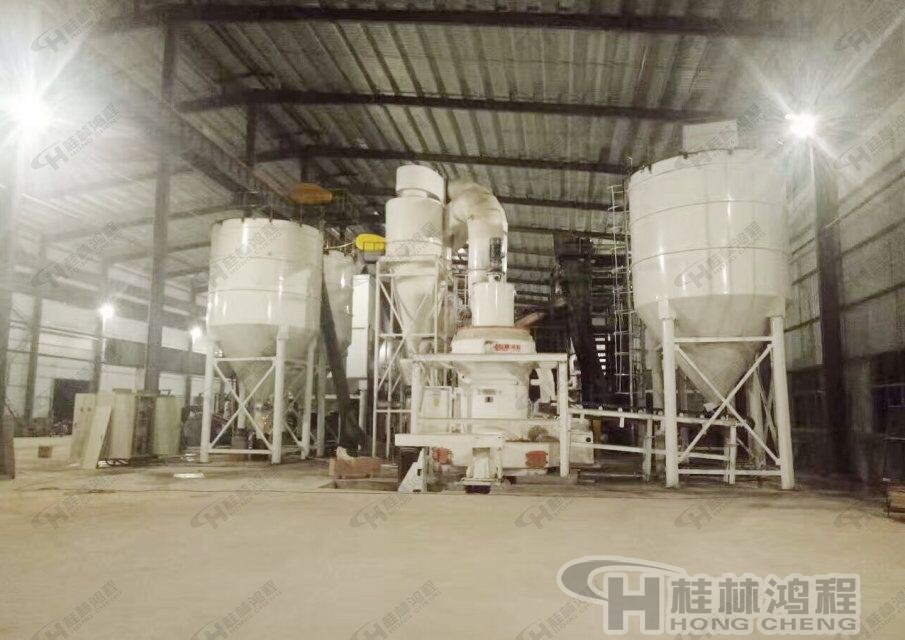 石墨磨粉機，石墨雷蒙磨，石墨雷蒙機，600目石墨粉設備，HC1700擺式磨粉機
