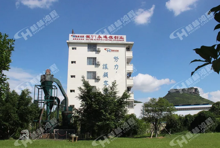 時產(chǎn)15噸雷蒙機(jī)多少錢？請到鴻程雷蒙機(jī)生產(chǎn)基地直接面談